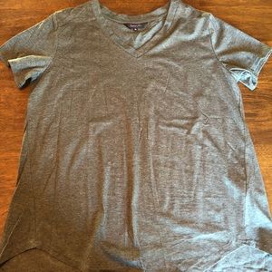 Amaryllis XL - V neck tee